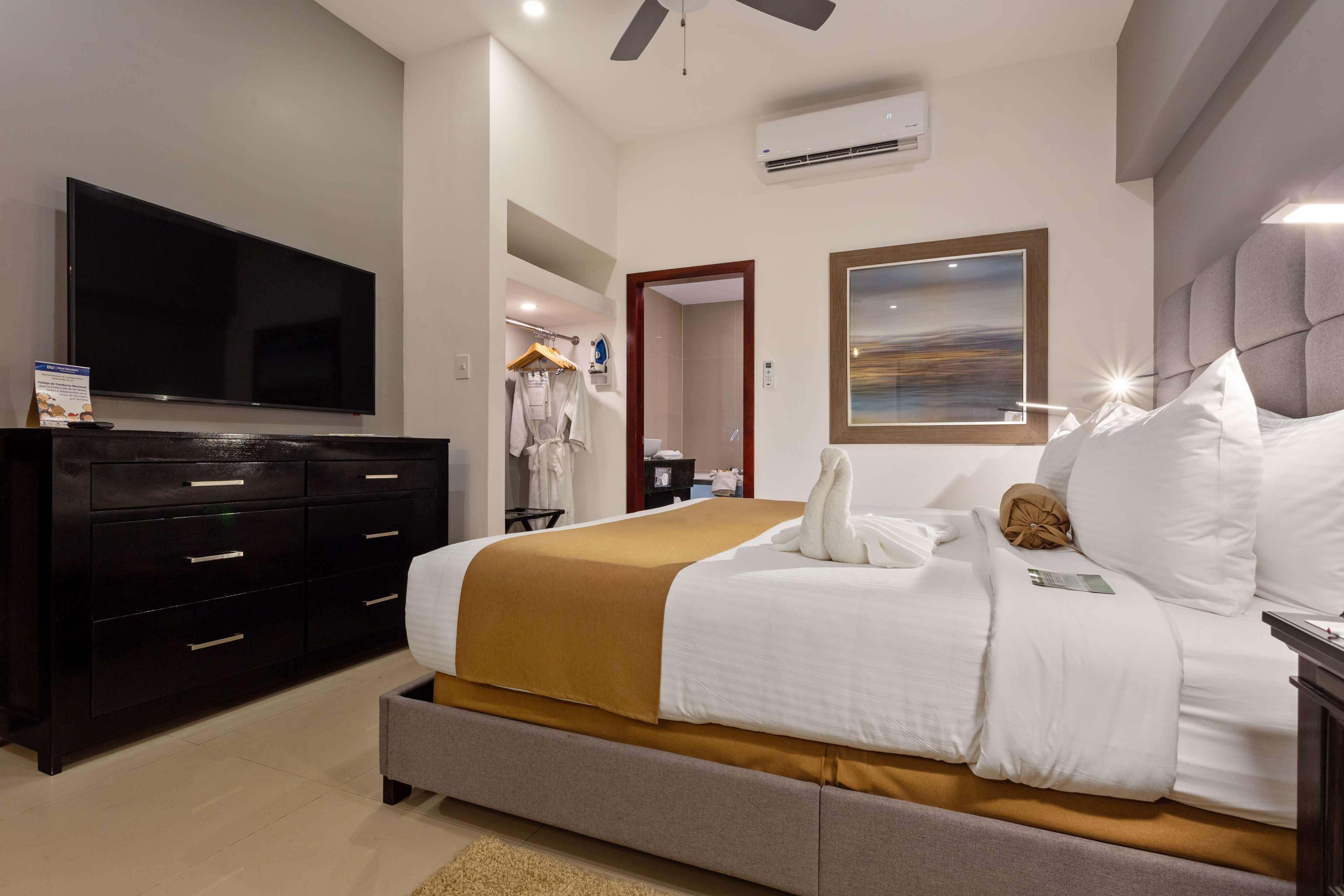 Best Western Plus Belize Biltmore Plaza Беліз Екстер'єр фото