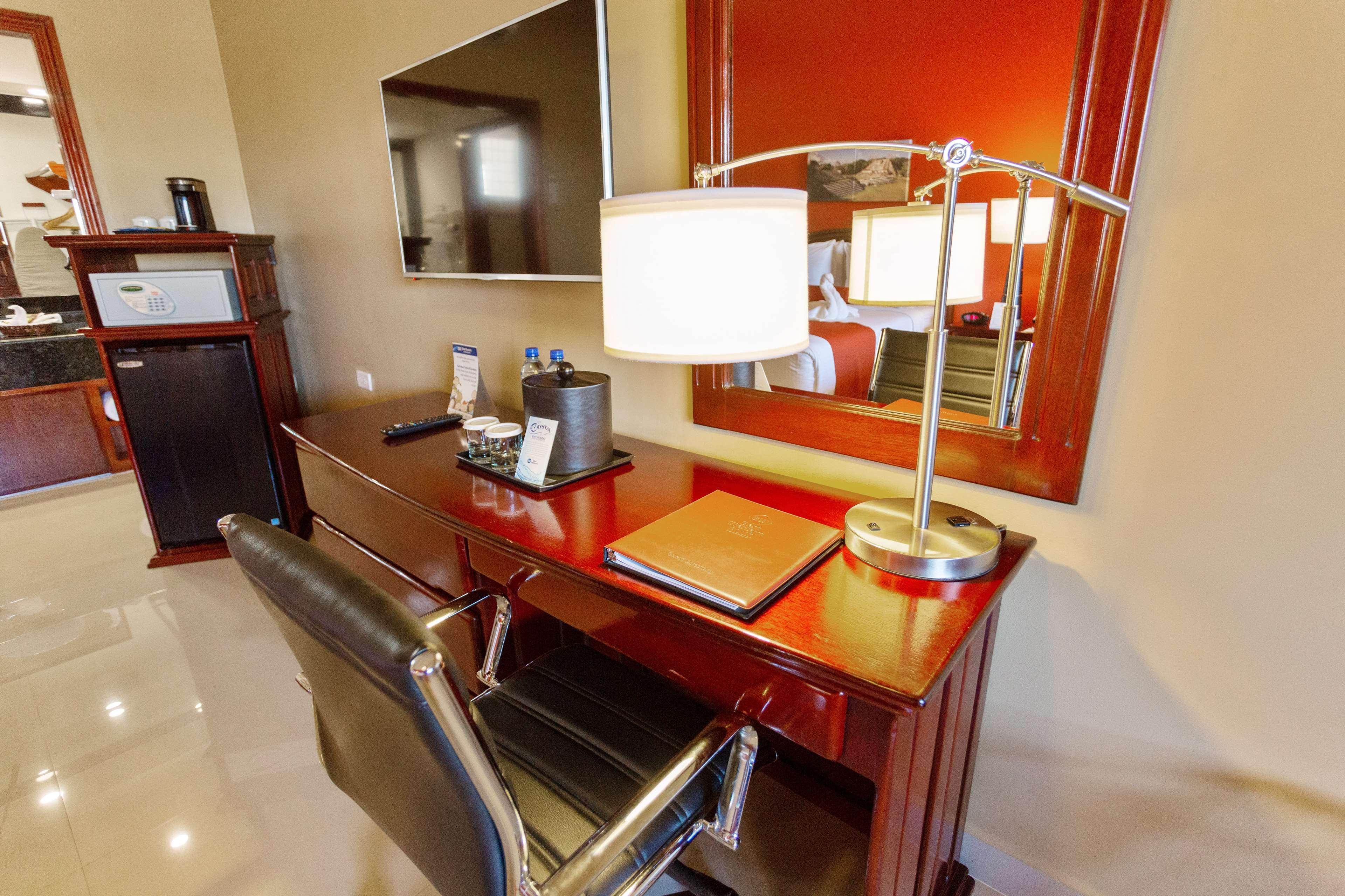 Best Western Plus Belize Biltmore Plaza Беліз Екстер'єр фото