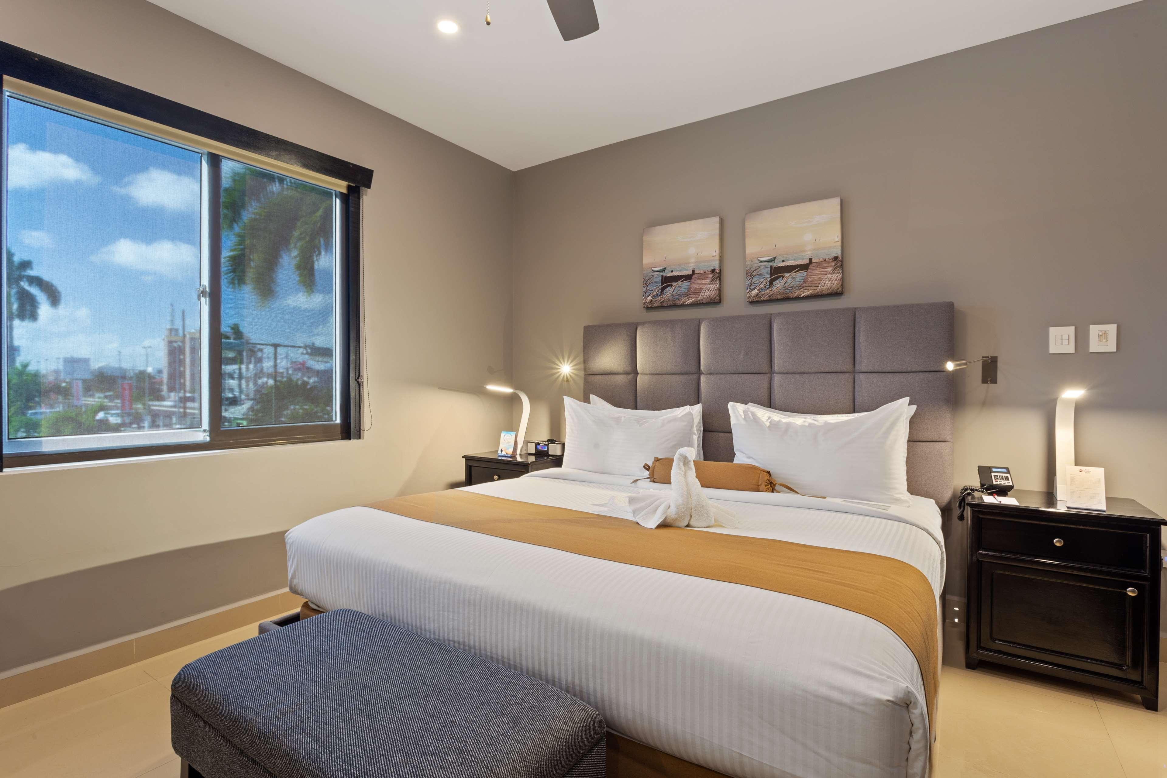 Best Western Plus Belize Biltmore Plaza Беліз Екстер'єр фото