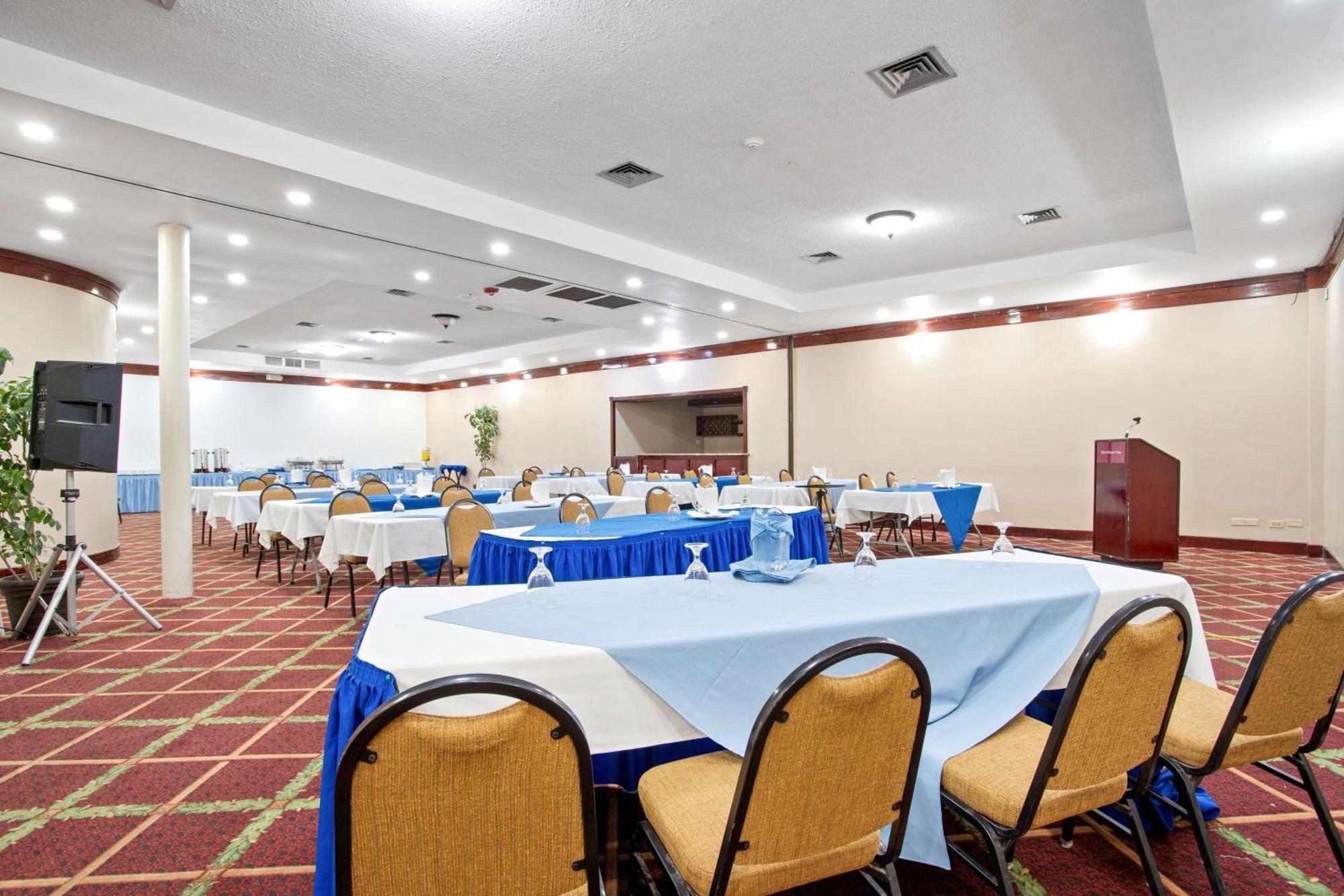 Best Western Plus Belize Biltmore Plaza Беліз Екстер'єр фото