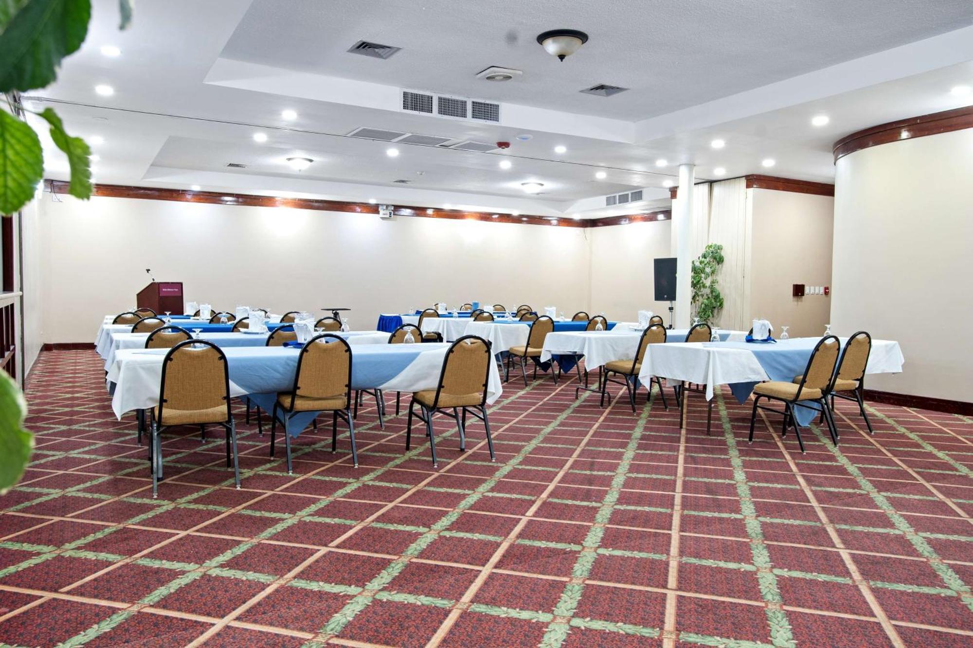 Best Western Plus Belize Biltmore Plaza Беліз Екстер'єр фото