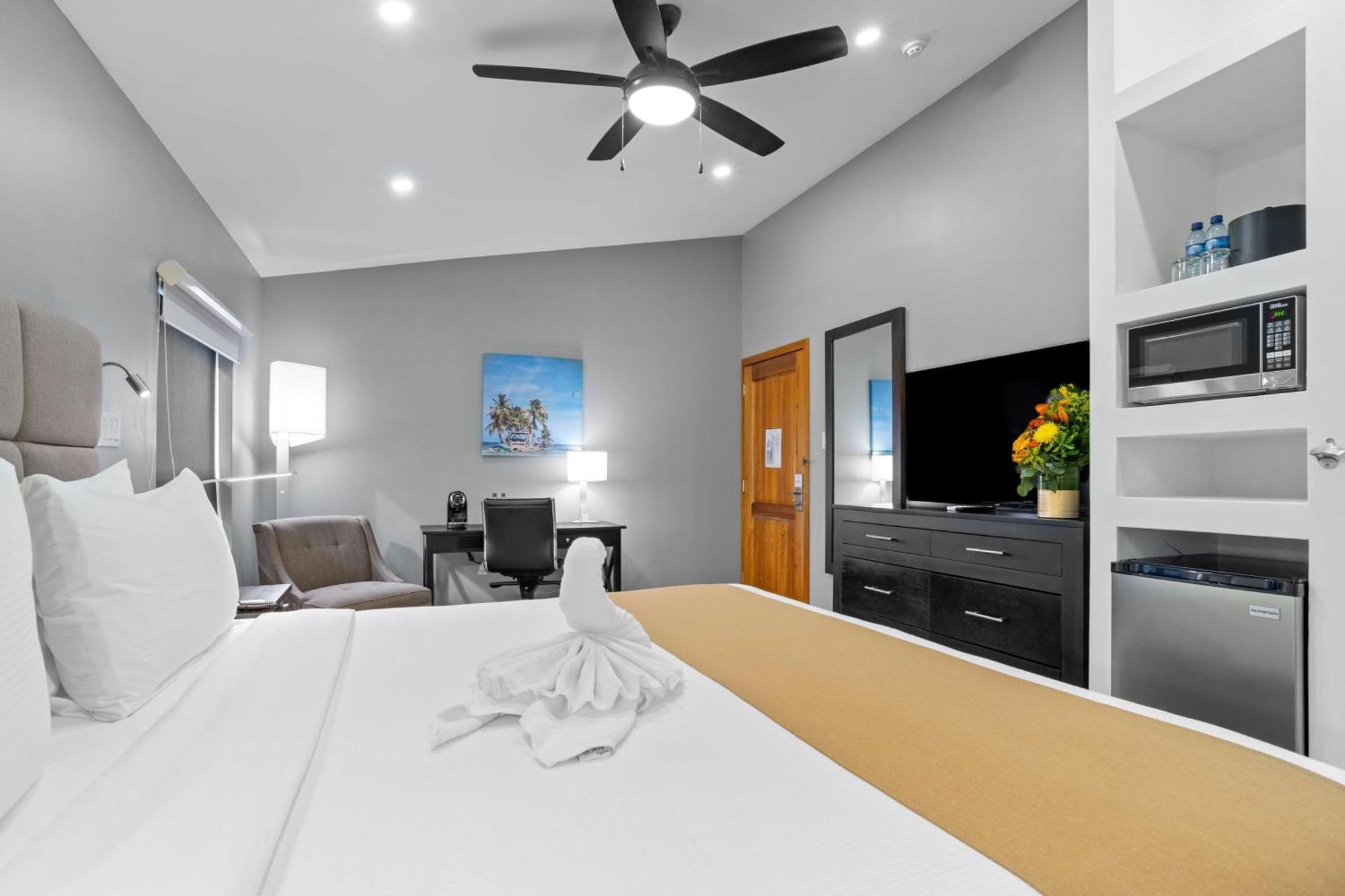 Best Western Plus Belize Biltmore Plaza Беліз Екстер'єр фото